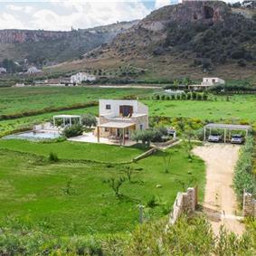 4 bedroom villa with infinity pool, Alcamo, sleeps 6-8